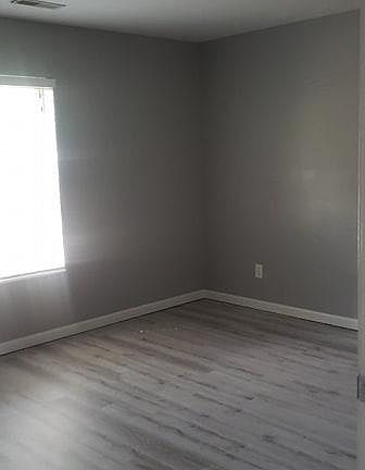 5th image of 12 Fox Hollow Dr