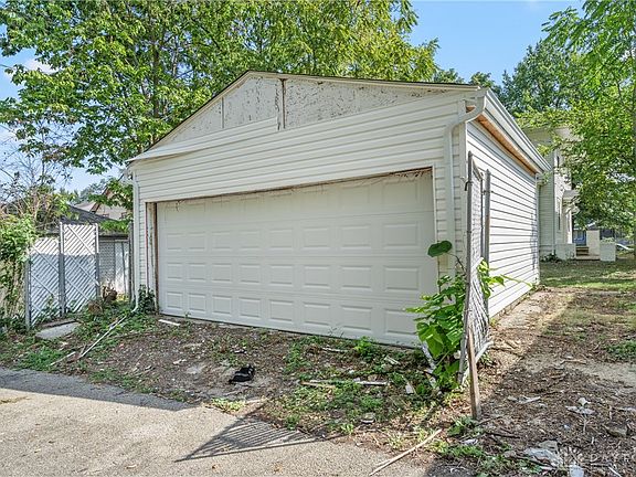 4th image of 539 Kenwood Ave