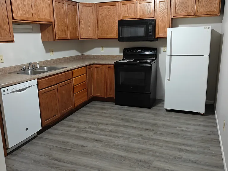 2437 Petsel Pl — Photo 3