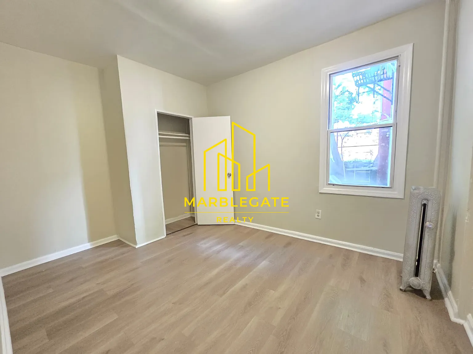 3 bed, 1050 sqft, $1,950 — Photo 2