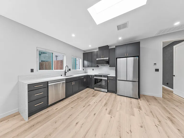 3839 Fountain Ave #1/2 — Photo 5