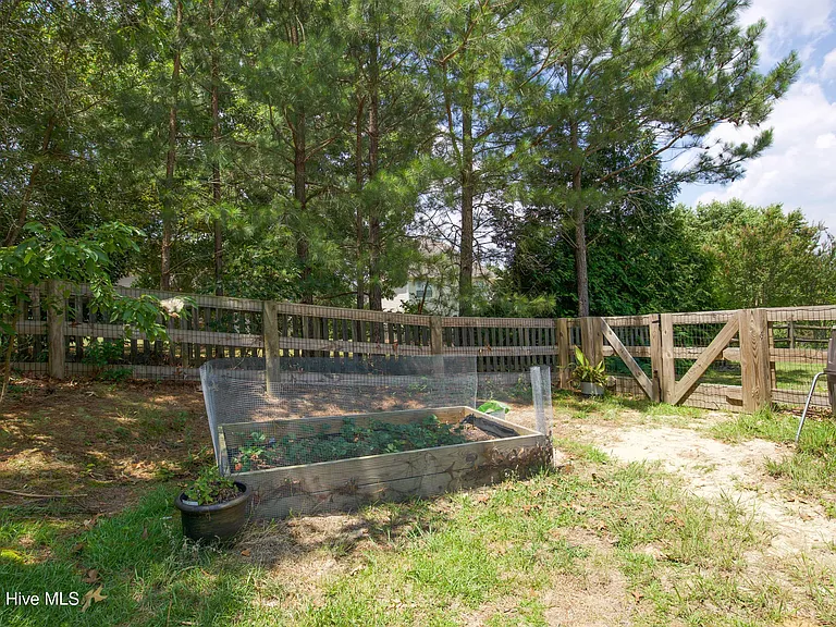 34 Princess Gate Dr — Photo 53