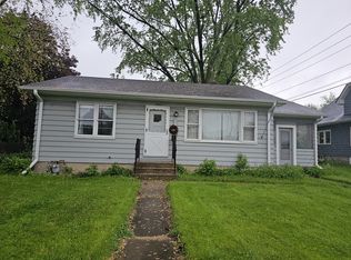 1207 W Main St, St Charles, IL 60174