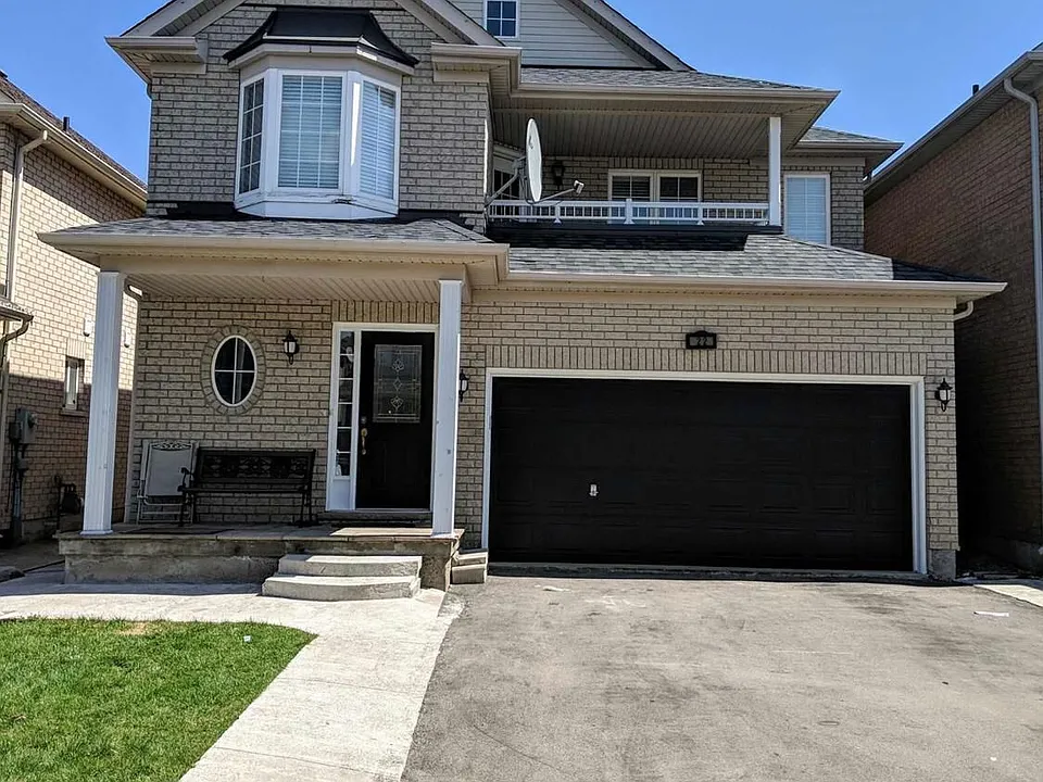 22 Pauline Cres #UPPER