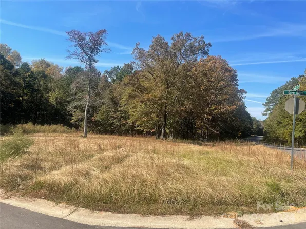 2920 Drew Dr #36, Lancaster, SC 29720