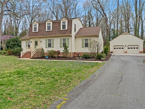 2nd image of 2025 Lancashire Dr