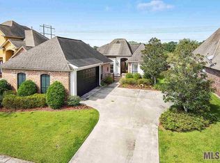 8814 Fox Gate Dr, Baton Rouge, LA 70809