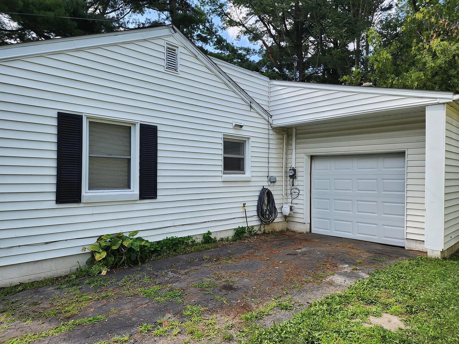 3 bed, 1067 sqft, $1,800 — Photo 2