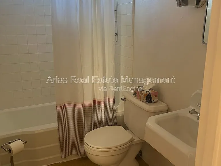 130 SW Canyon Dr #4 — Photo 10
