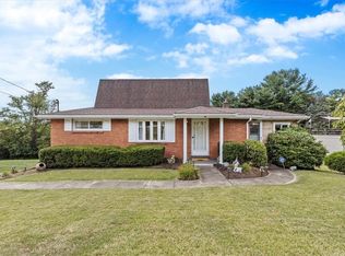 137 Wray Dr, Clairton, PA 15025