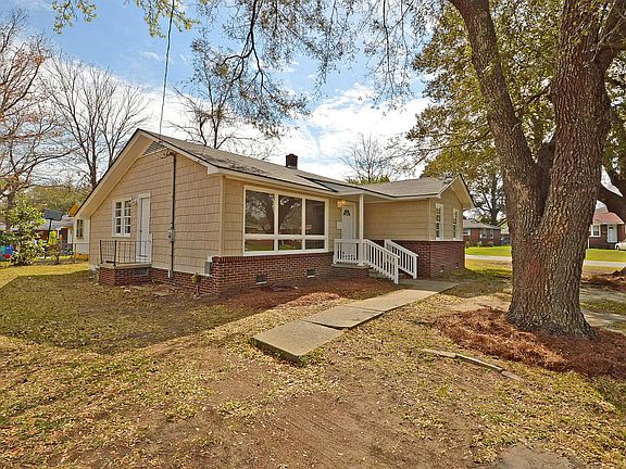 4th image of 2652 Martha Dr