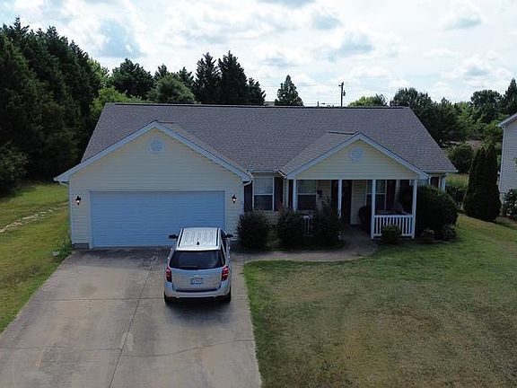 2nd image of 122 Radcliff Way