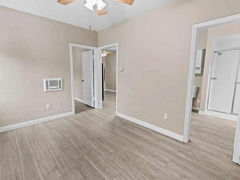 McFadden Apartments — Photo 33