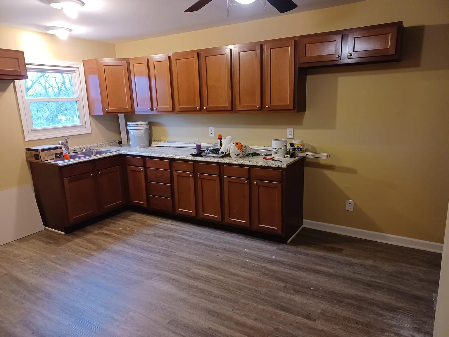 3 bed, 936 sqft, $1,350 — Photo 3