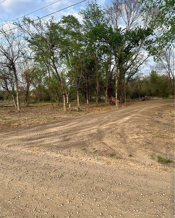 1st image of 950 Skating Rink Rd