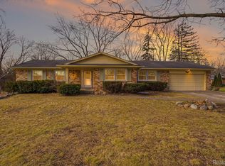 6382 Smoke Rise Trl, Grand Blanc, MI 48439