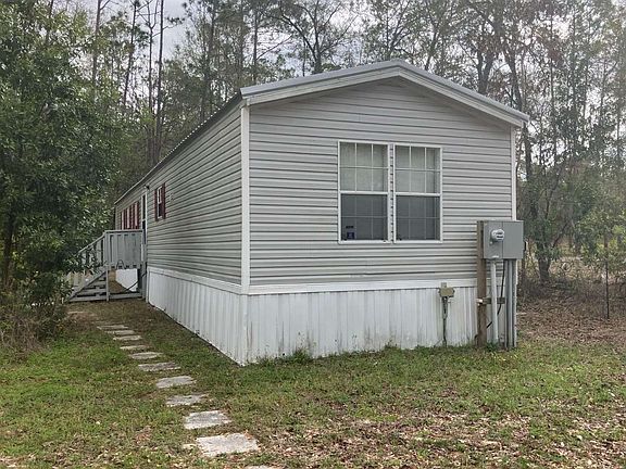 3rd image of 1779 SW Newark Dr