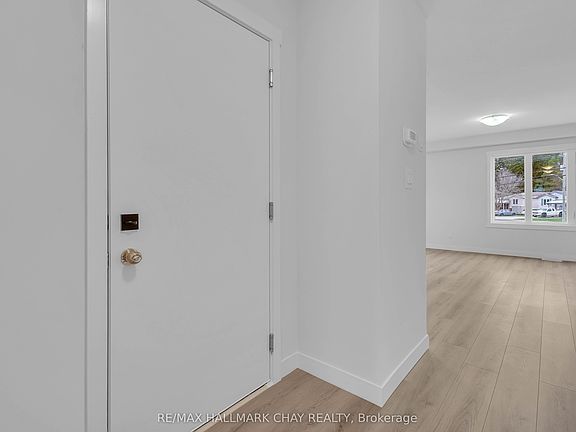 5th image of 169 Queen St W Lot 17