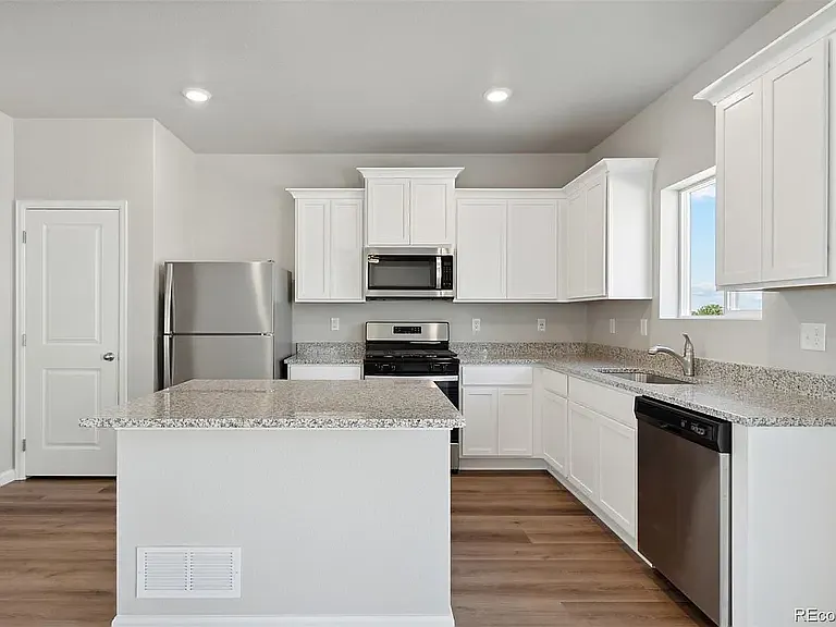 7412 W Big Thompson Cir — Photo 14