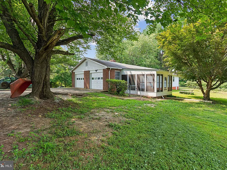 8755 Trinity Ln — Photo 4