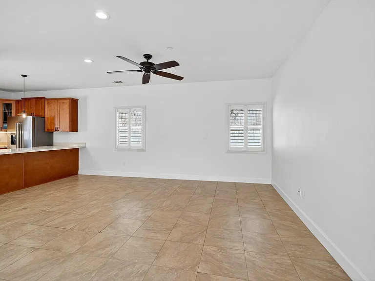 1006 Little St — Photo 10