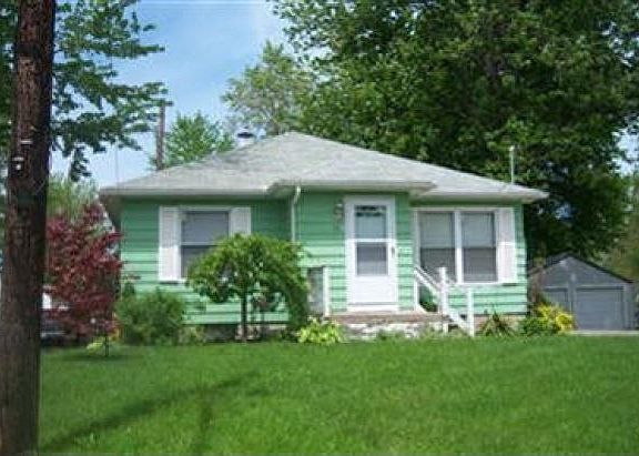 5th image of 220 Jefferson St