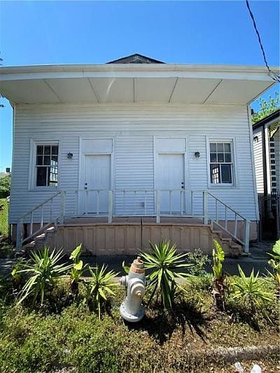 1st image of 1125 N Robertson St