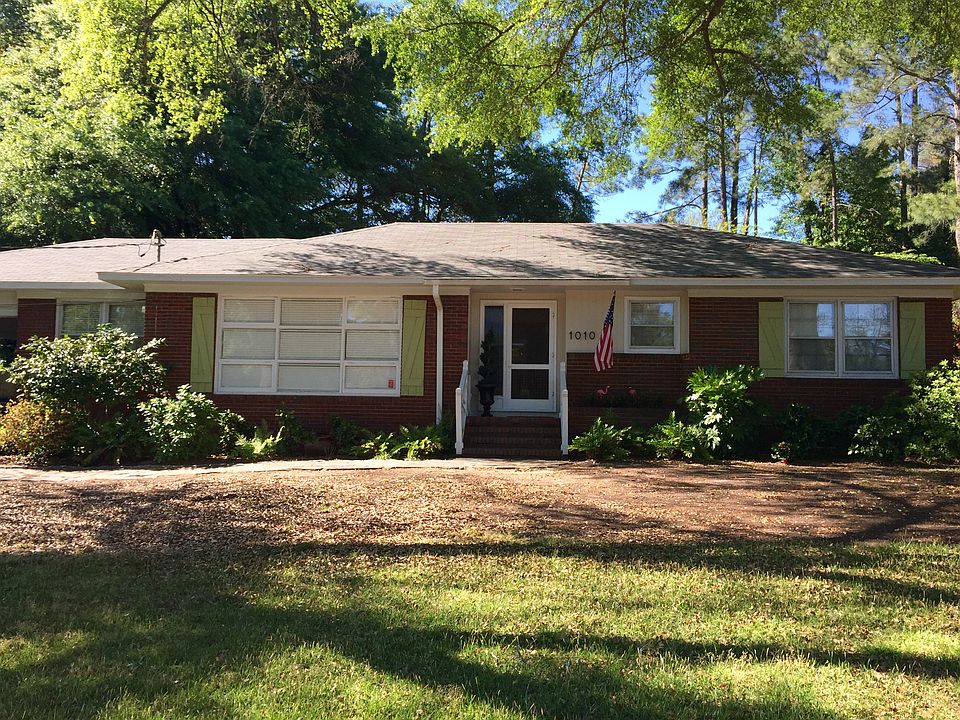 1010 Holliday Drive