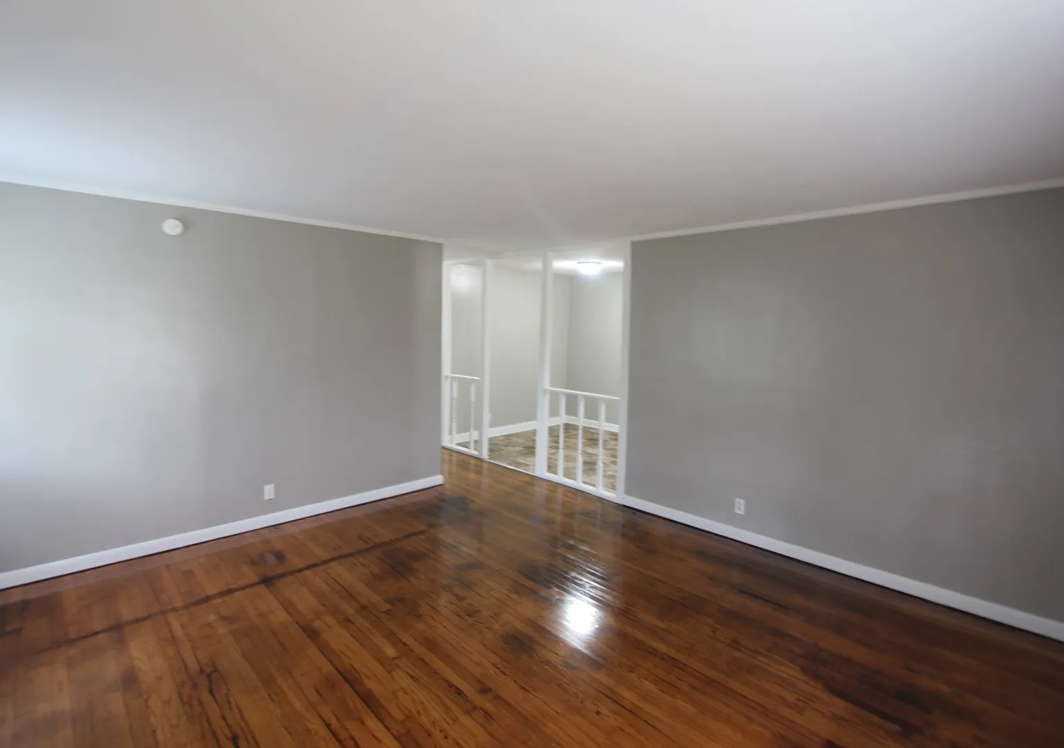 New On The Market! 3 Bedroom 1 Bath + Large Den. Get to it Fast!! — Photo 3