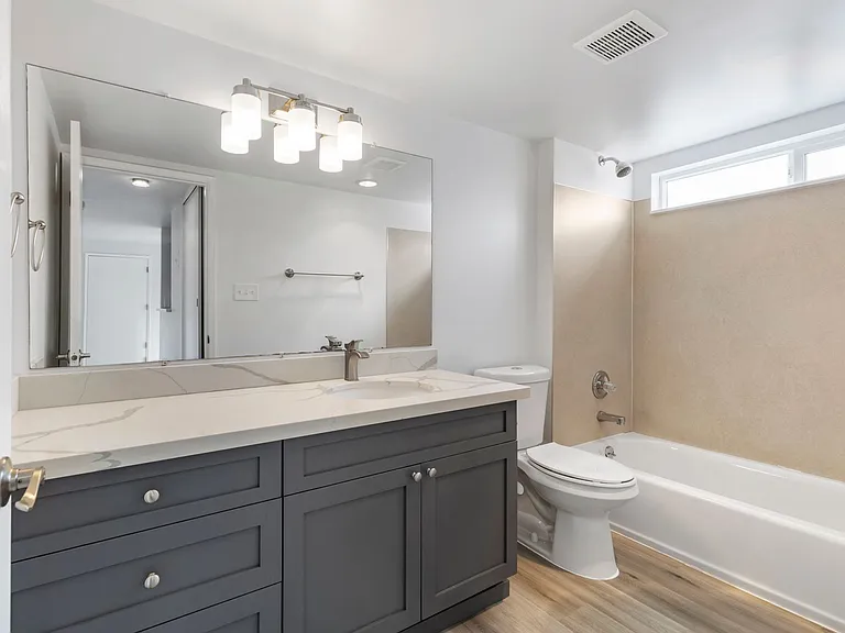 The Hallmark Apartments — Photo 37