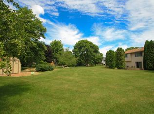 9137 Ives Ln N, Maple Grove, MN 55369