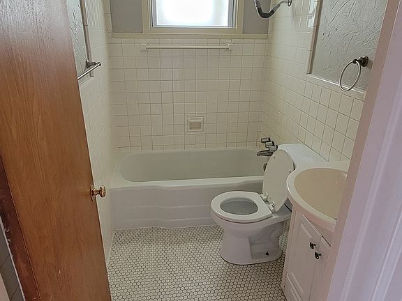 4th image of 3359 Harley Rd #2