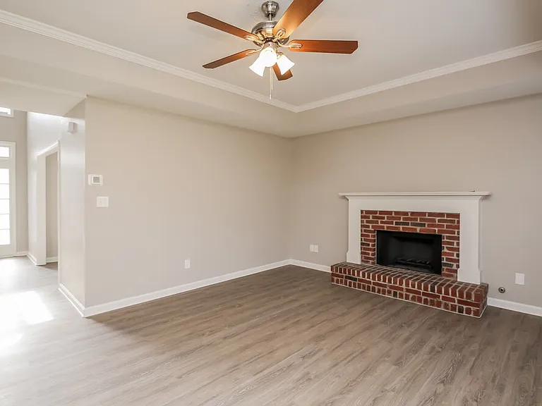 802 Pinder Point Ct — Photo 4