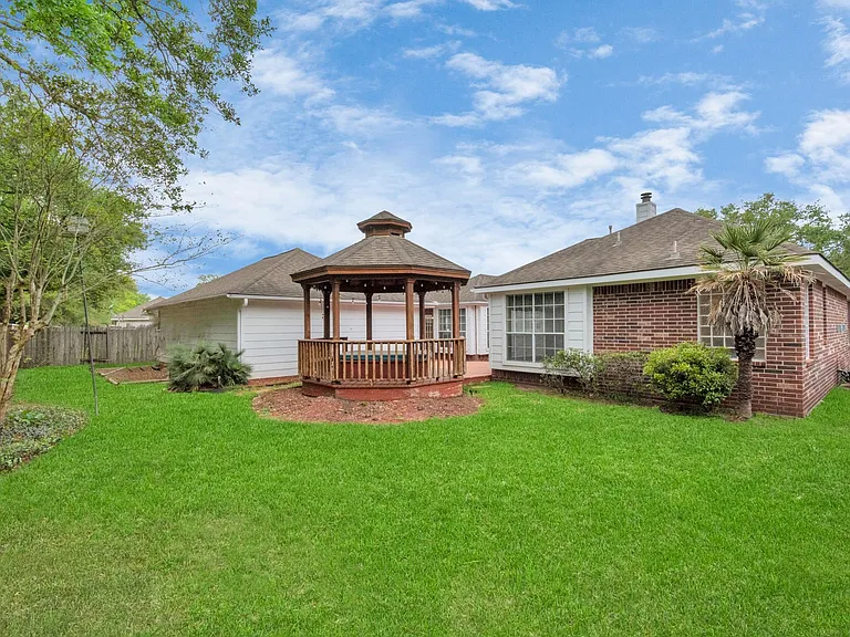 1915 Crescent Oak Dr — Photo 4