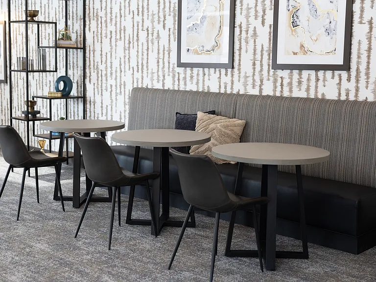 Pinnacle Work Lounge