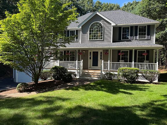 2nd image of 20 Emerald St