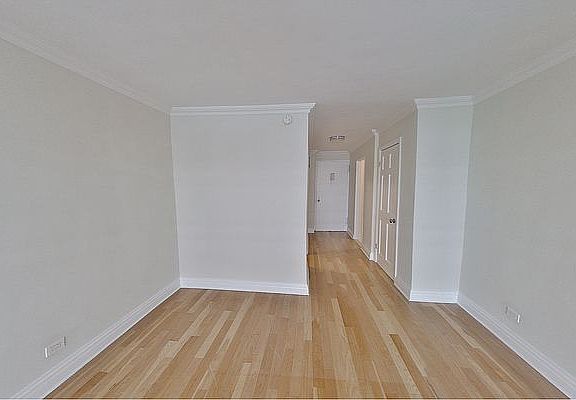 5th image of 210 W 89th St APT 5F