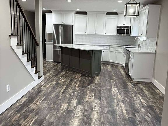 5th image of 80 White St