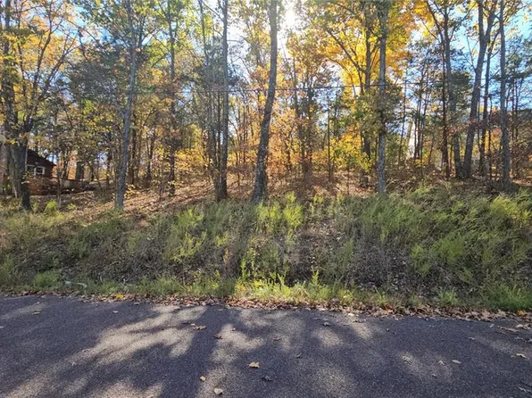 2100 Heather Dr, Lake Sherwood, MO 63357