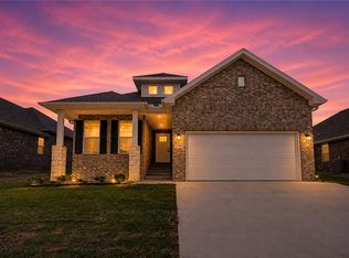 1100 Garrett Ln, Centerton, AR 72719