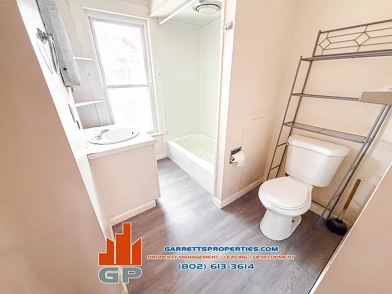 65 Pearl St #4 — Photo 11