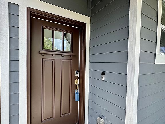 3rd image of 547 Woodduck Drive SW