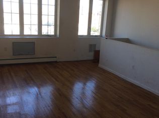 209 Beach 101st St, Rockaway Park, NY 11694