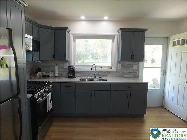 1264 California Ave — Photo 12