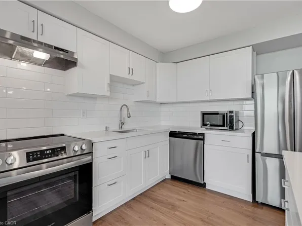 2301 Derry Rd W #1004, Mississauga, ON L5N 2R4