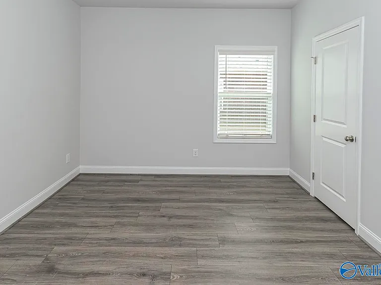 125 River Springs Ct — Photo 9