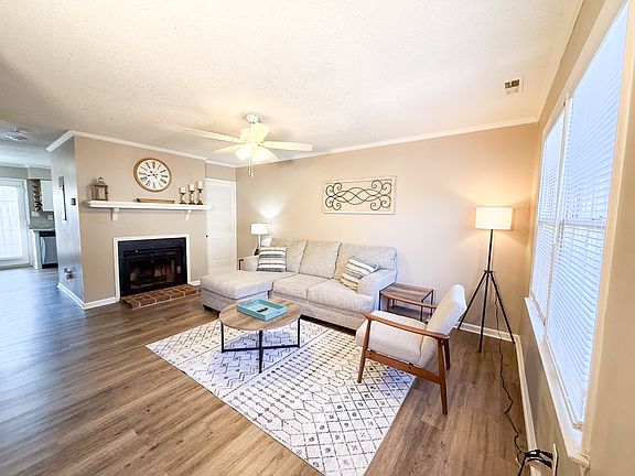 3rd image of 102 David Dr
