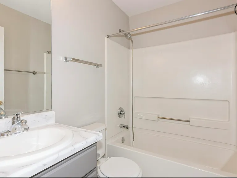 645 W Georgian Ct — Photo 14