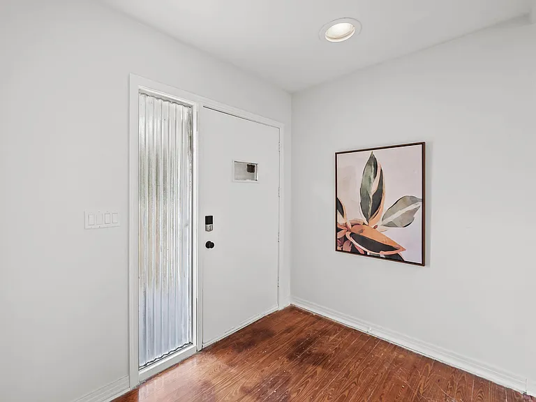 Crill Ave — Photo 7