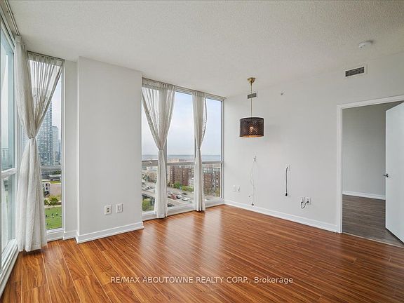 2nd image of 75 Queens Wharf Rd #1901